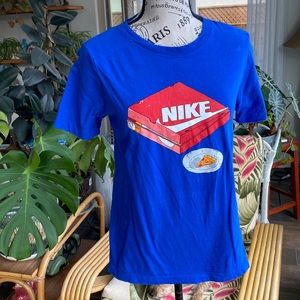 NIKE BOYS TSHIRT SZ LARGE